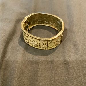 Gold n cream clasp bracelet